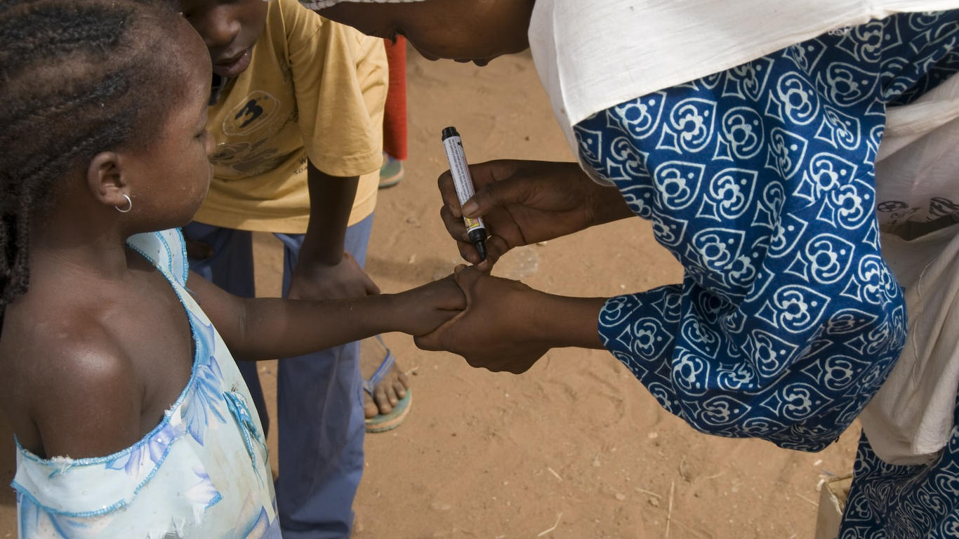Niger battles double health crisis: polio and covid-19 outbreaks