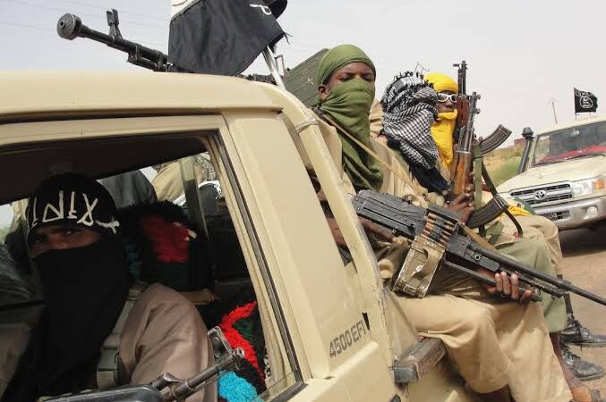 Mali facing the rising threat of the JNIM and the dilemma of governance