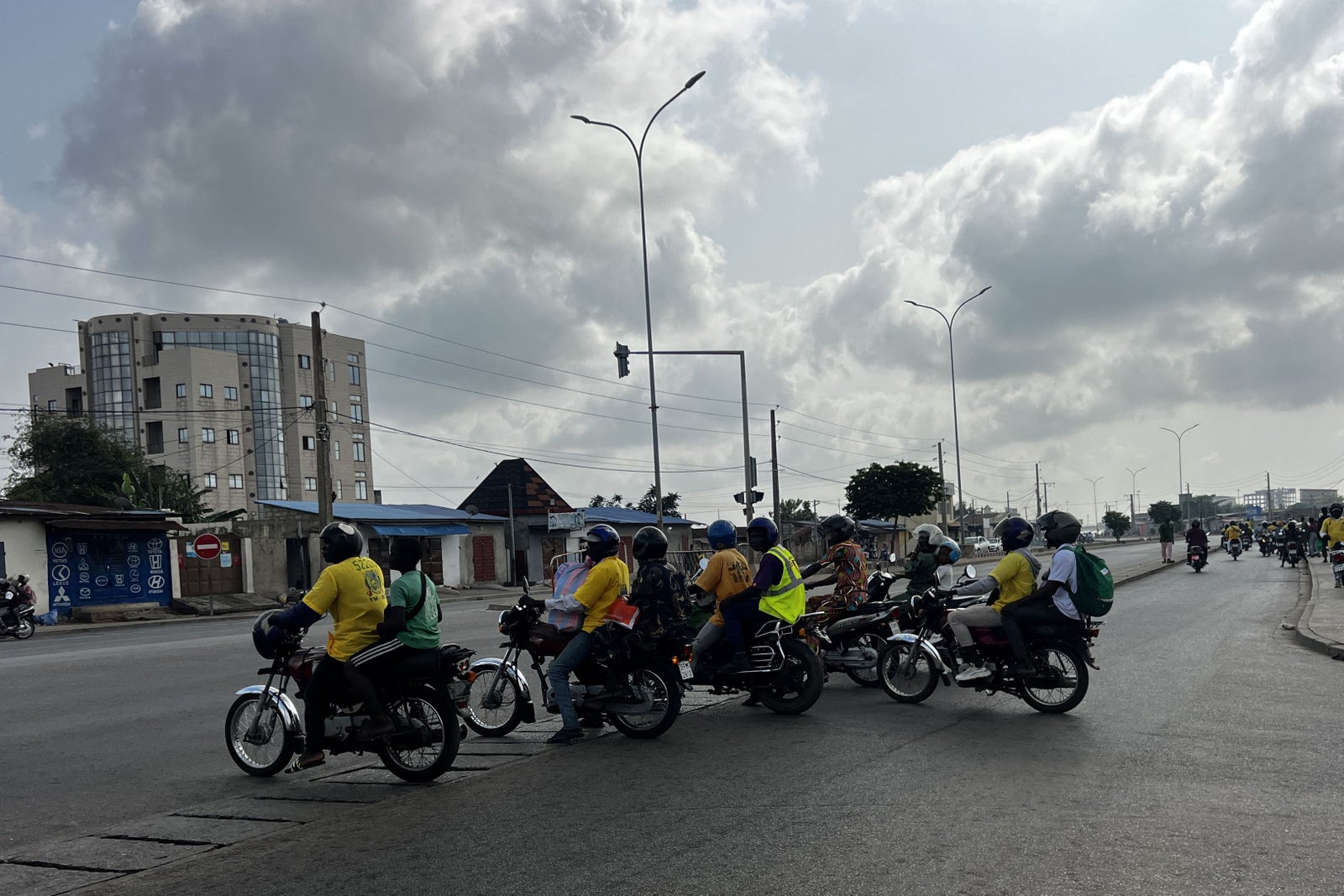 Bénin authorities thwart coup attempt, west african support pledged