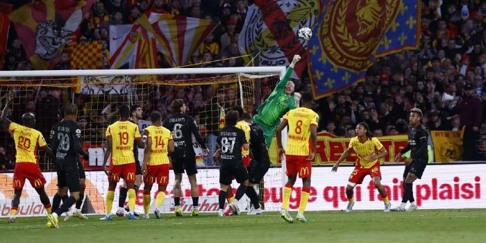 Matvey Safonov shines as PSG secures fifth straight Ligue 1 title