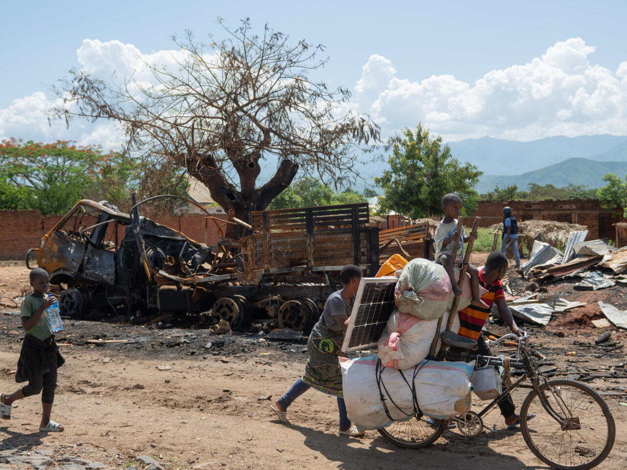 Niger confronts a humanitarian crisis as over a million people are uprooted