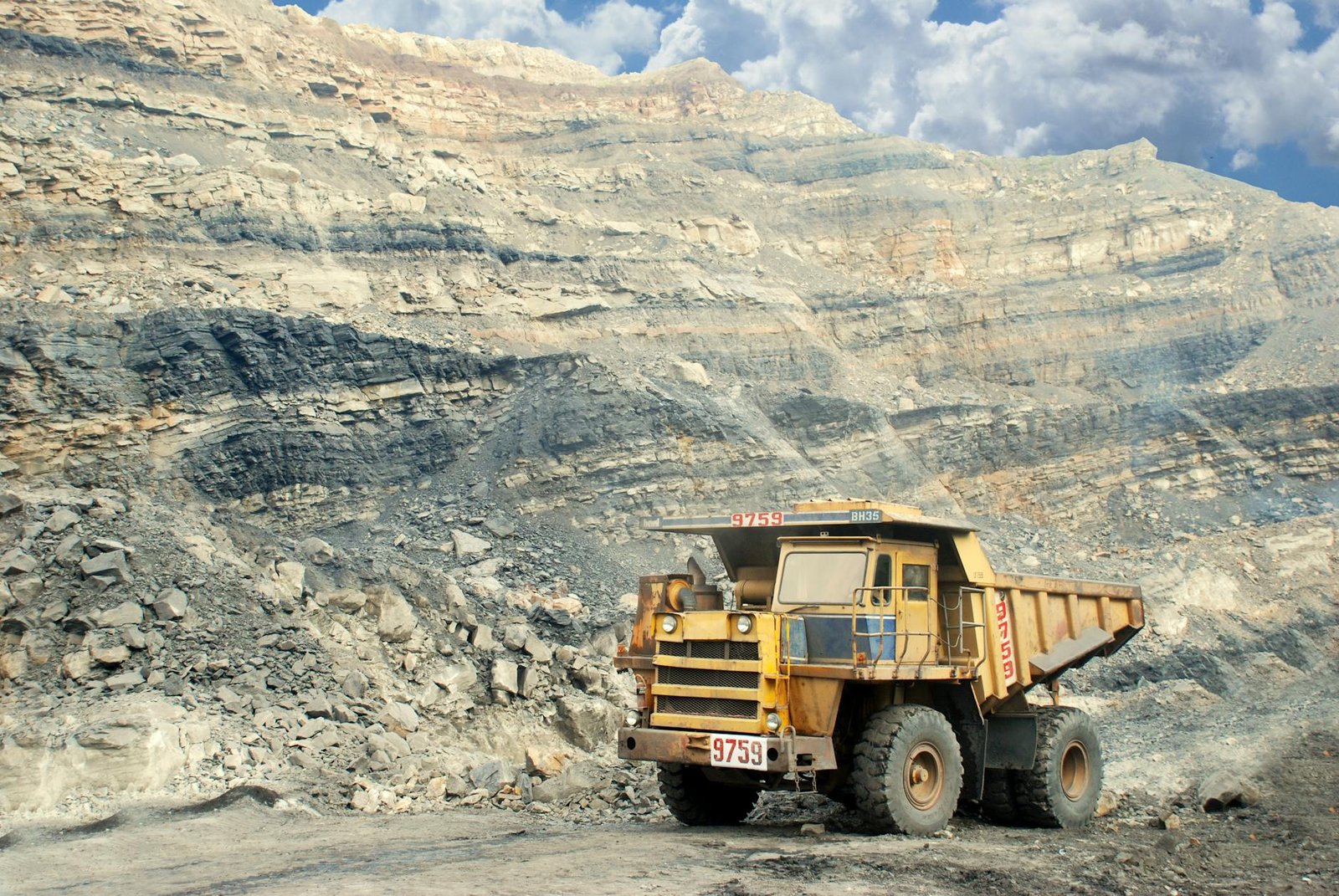 Niger launches tsumco to take over arlit uranium mining from orano