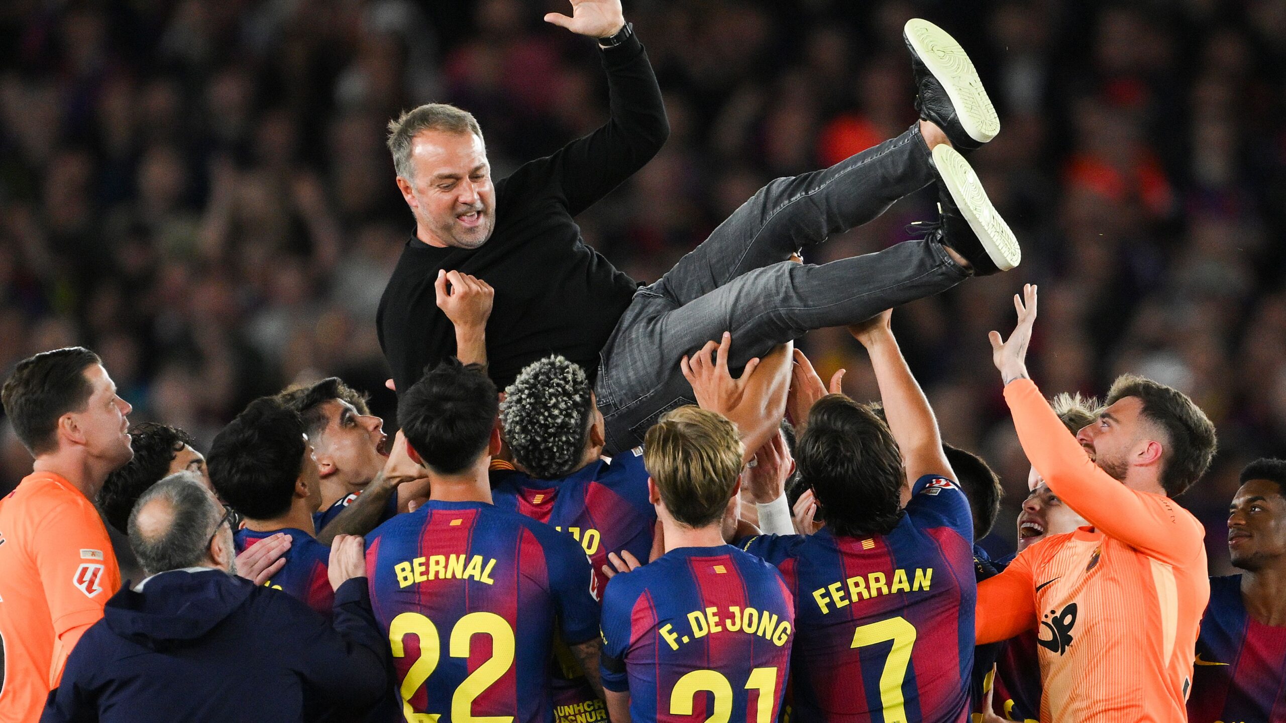 Barcelona blocks free transfers of silva and vlahovic amid financial constraints