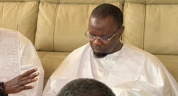 Ousmane Sonko’s emotional farewell to a spiritual guide in Touba