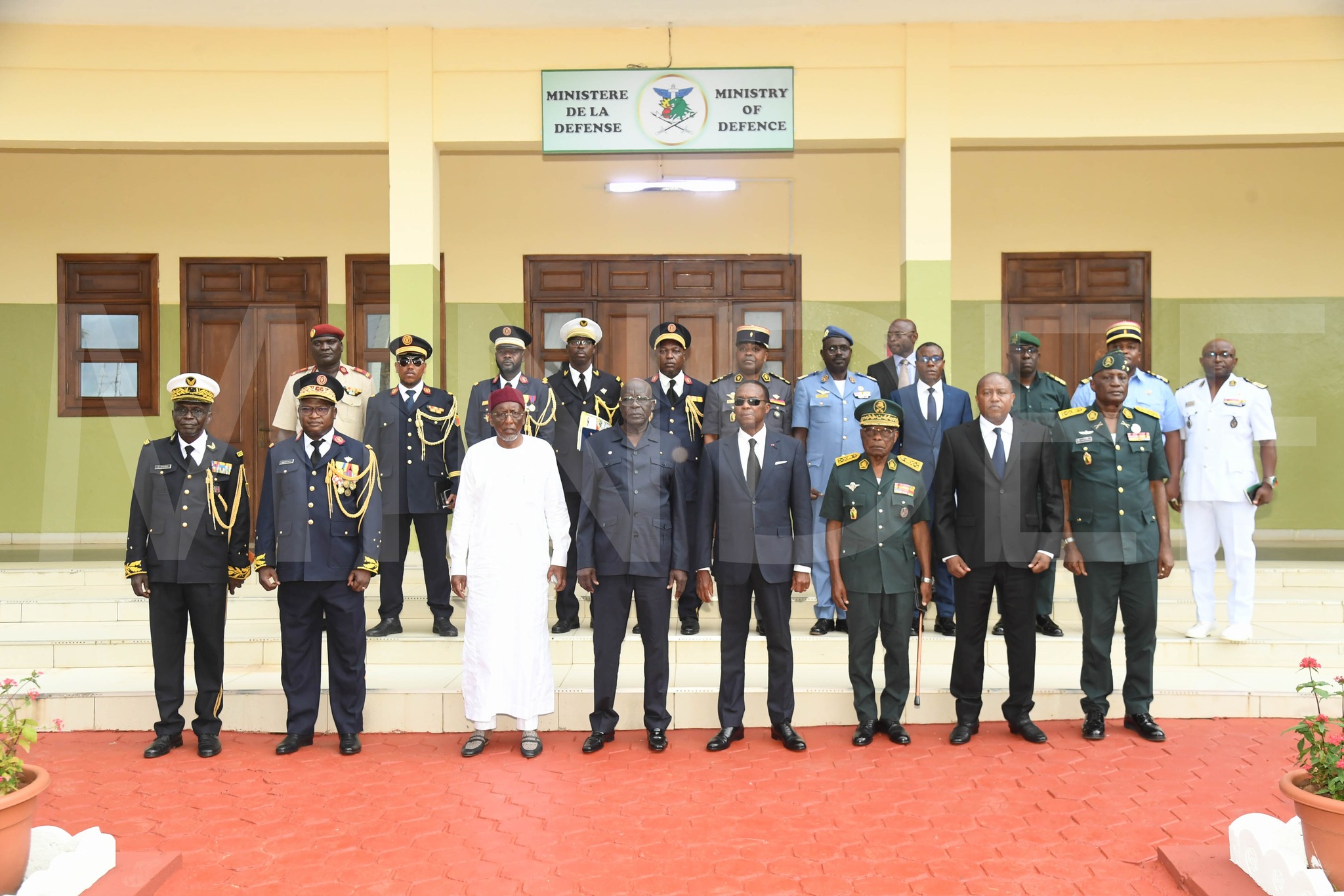 Cameroon Chad deepen military ties after unity day parade