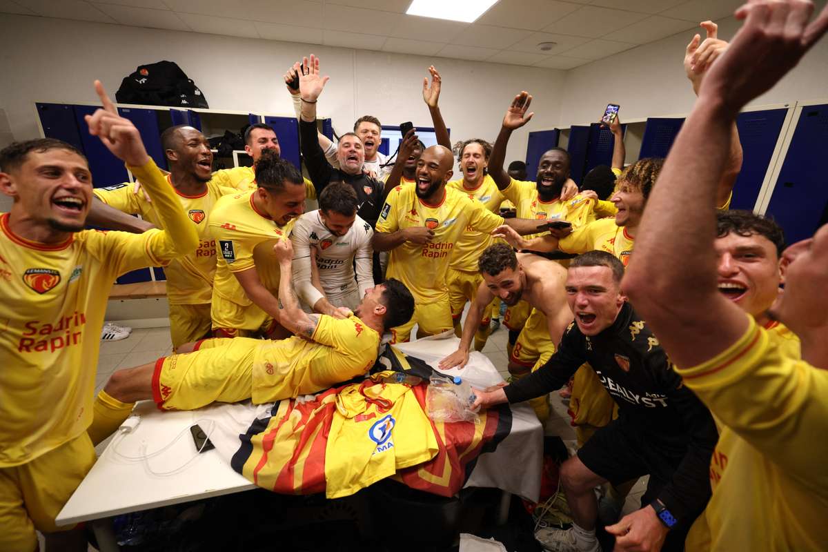 Le Mans promoted to Ligue 1 after chaotic final day
