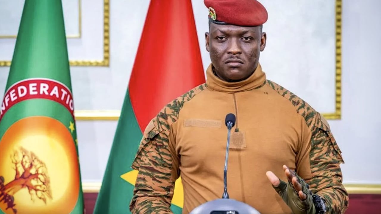 Burkina Faso: junta suspends nearly a thousand associations in anti-terror drive