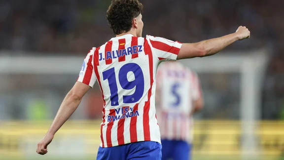 Julian Alvarez in action for Atlético Madrid