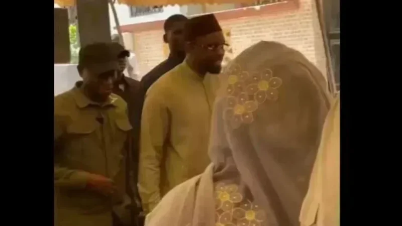Condoléances : Ousmane Sonko aux Parcelles Assainies chez Diamil Sané (vidéo)