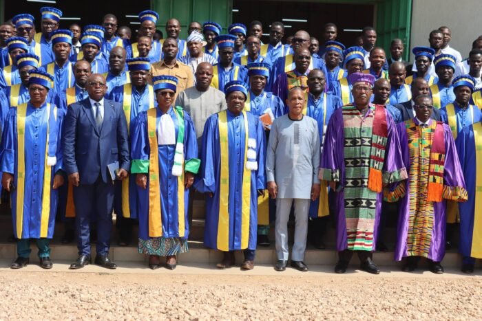 Togo   : 107 enseignants