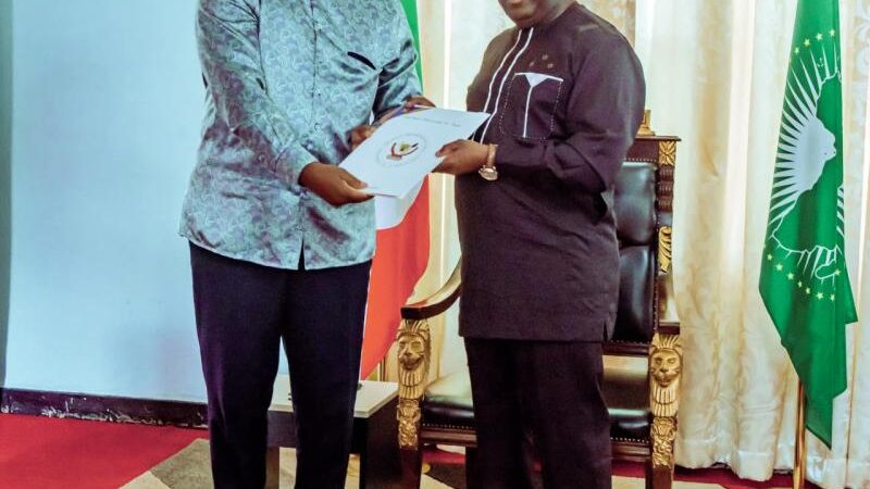 Après Kampala et Lomé, l’émissaire de Félix Tshisekedi poursuit sa tournée diplomatique à Gitega