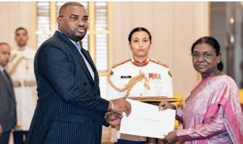 Ambassador Aurélien-Marcel Mintsa Nguema presents credentials to Indian President Droupadi Murmu