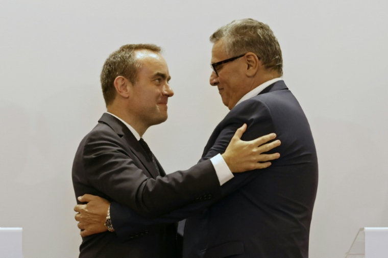 Prime Ministers Lecornu and Akhannouch embrace at the conclusion of their Rabat meetings