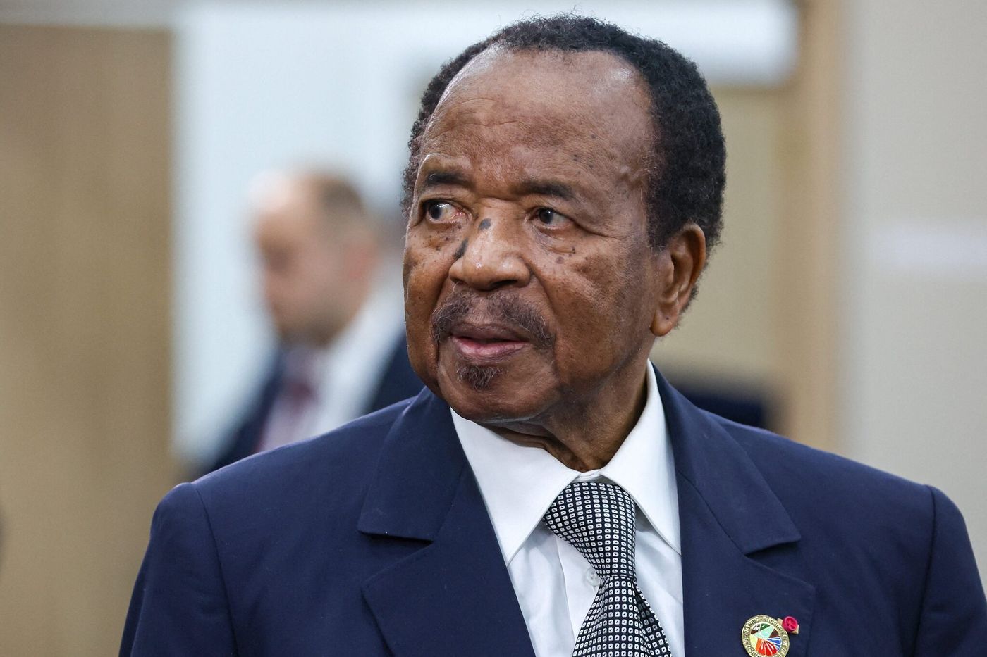Cameroon’s paul biya returns to Yaoundé after extended absence
