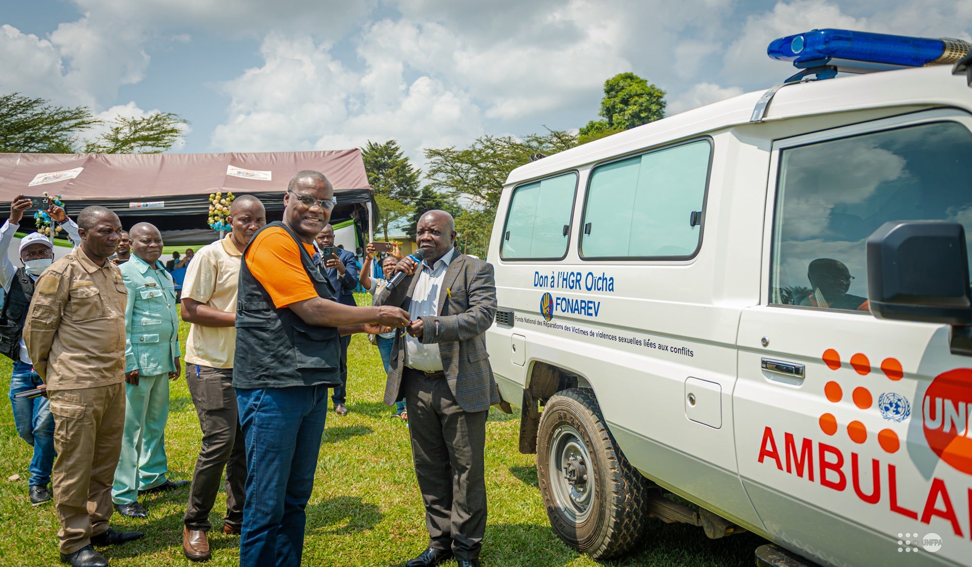 Oicha’s general hospital receives vital ambulance in Nord-Kivu humanitarian effort