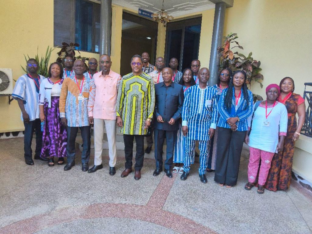 Burkina Faso and Burundi delegations during talks